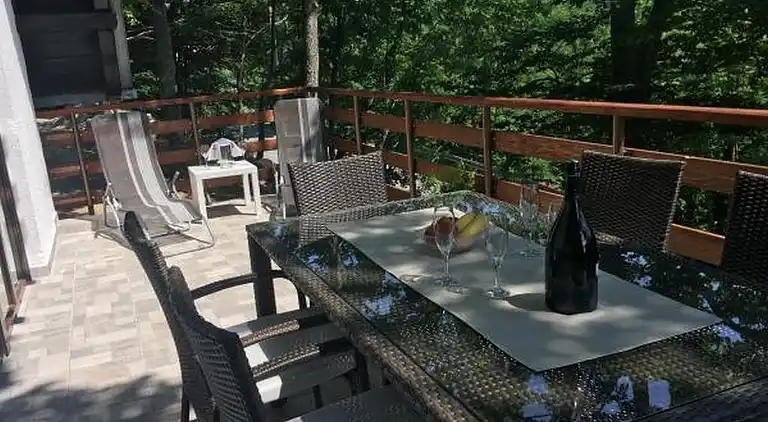 2-Zimmer-Haus mit Terrasse Zlobin, Gorski kotar (K-15452)