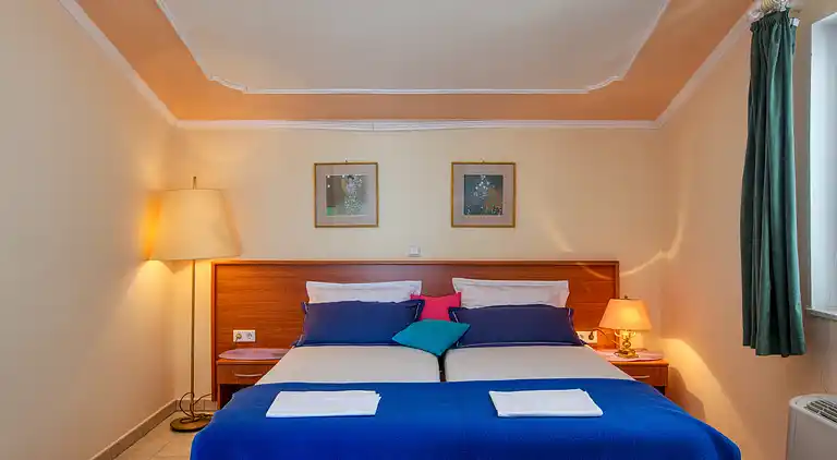 1-Zimmer-Ferienwohnung am Strand Brodarica, Sibenik