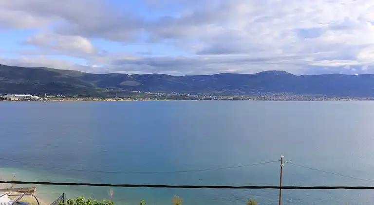 Two bedroom apartment with balcony and sea view Arbanija,