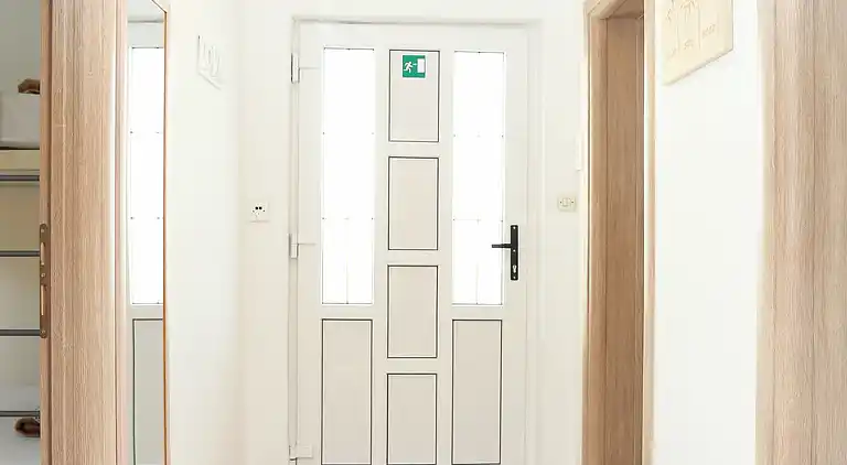 Two bedroom apartment with balcony and sea view Arbanija,