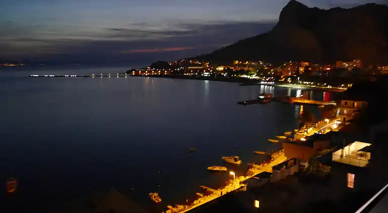 2-Zimmer-Ferienwohnung mit Balkon und Meerblick Omis