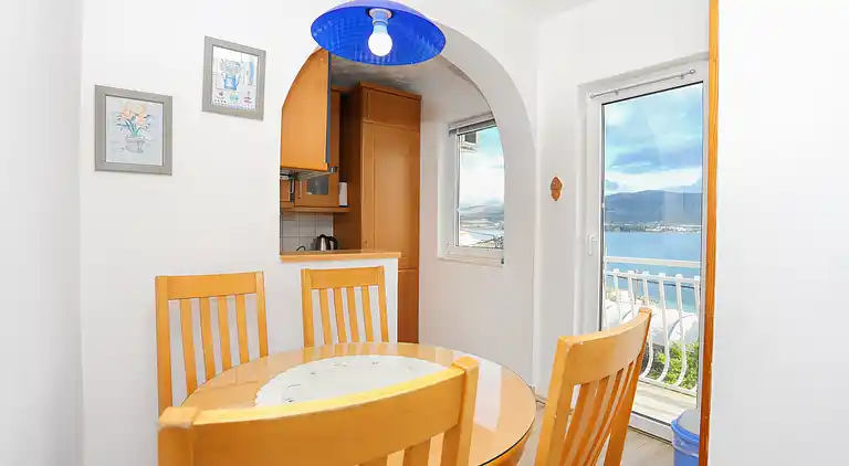 Two bedroom apartment with balcony and sea view Arbanija,