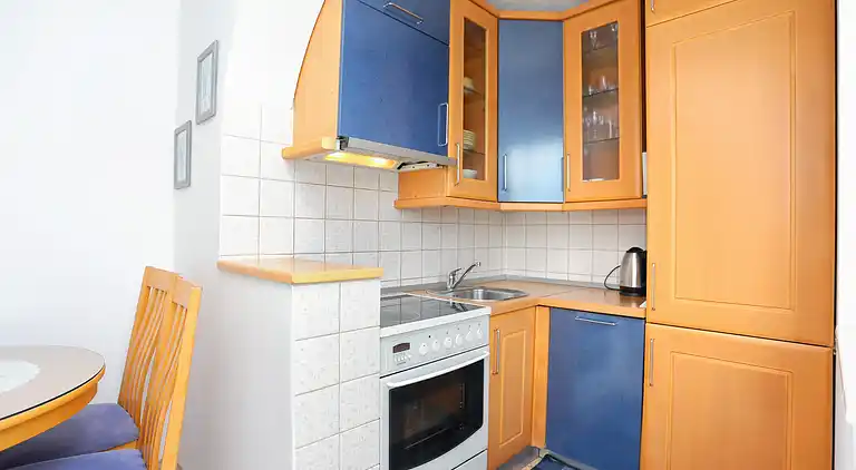 Two bedroom apartment with balcony and sea view Arbanija,