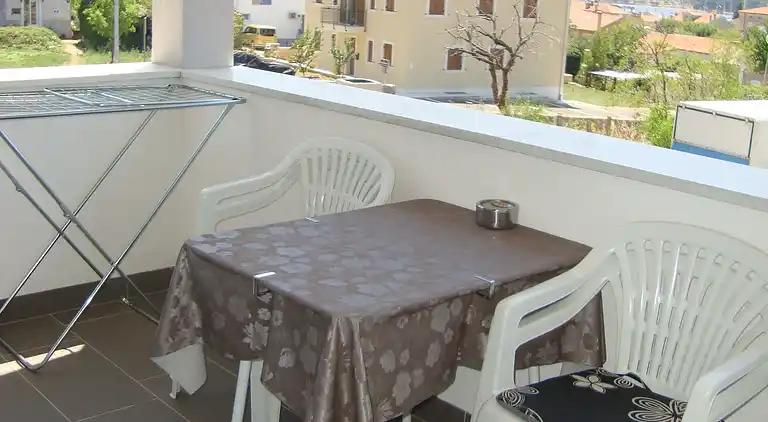 2-Zimmer-Ferienwohnung mit Terrasse Cres (A-15672-a)