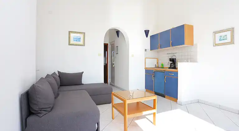 One bedroom apartment near beach Ražanj, Rogoznica