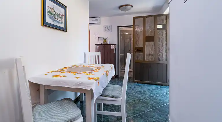1-Zimmer-Ferienwohnung mit Terrasse Opatija - Pobri, Opatija