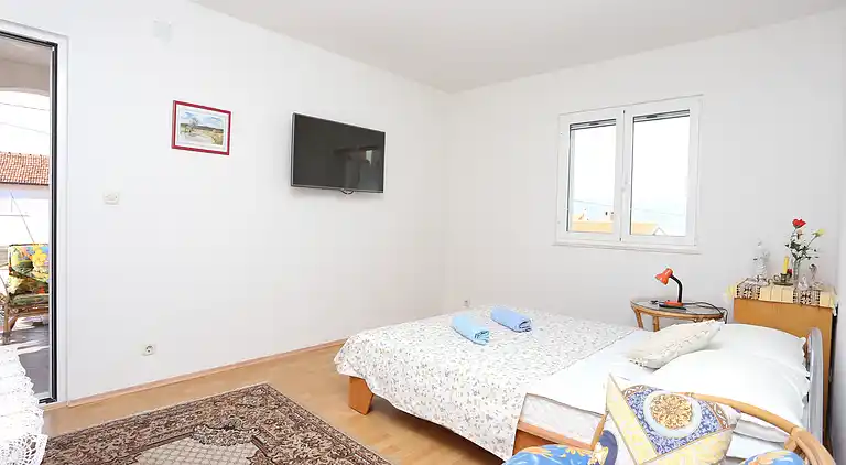 2-Zimmer-Ferienwohnung mit Terrasse und Meerblick Slatine,