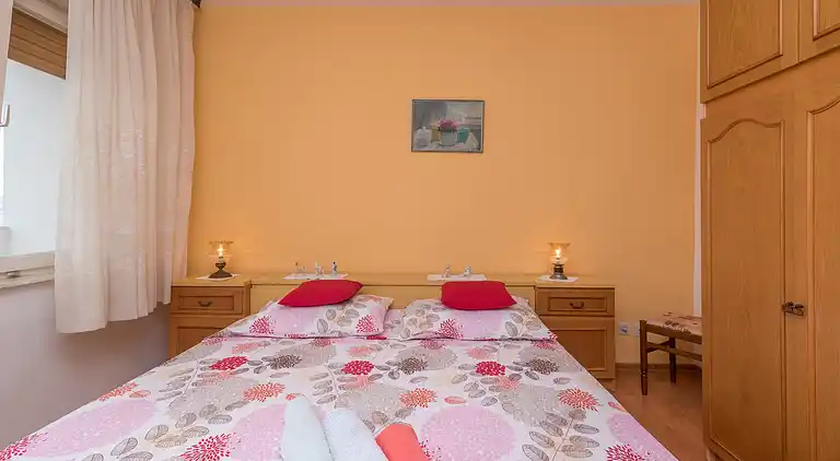 2-Zimmer-Ferienwohnung mit Terrasse und Meerblick Slatine,