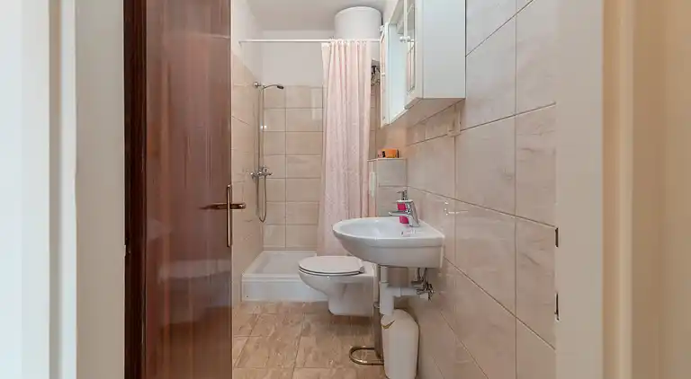 2-Zimmer-Ferienwohnung mit Terrasse und Meerblick Slatine,