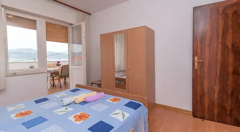 2-Zimmer-Ferienwohnung mit Terrasse und Meerblick Slatine,