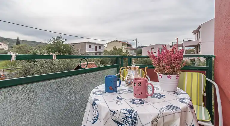 2-Zimmer-Ferienwohnung mit Terrasse und Meerblick Slatine,