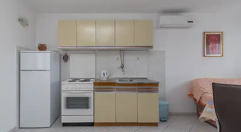 2-Zimmer-Ferienwohnung mit Terrasse und Meerblick Slatine,