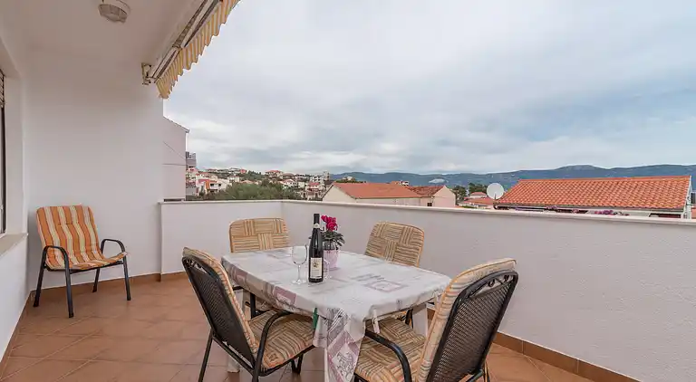 2-Zimmer-Ferienwohnung mit Terrasse und Meerblick Slatine,