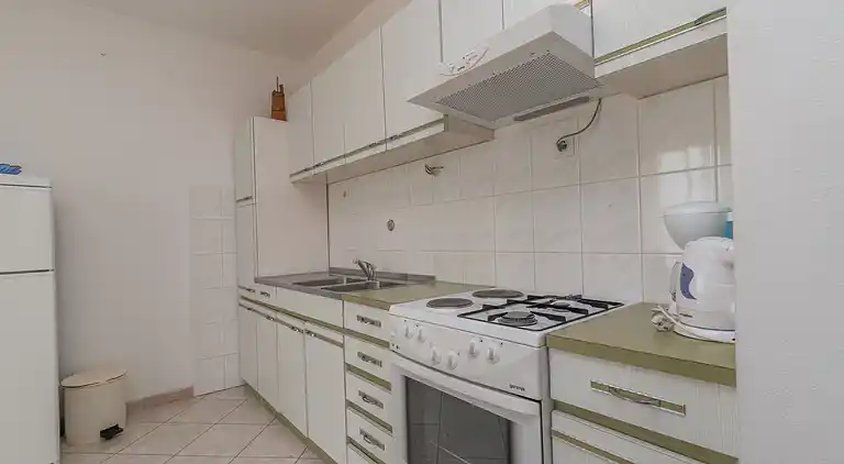 2-Zimmer-Ferienwohnung mit Terrasse und Meerblick Slatine,