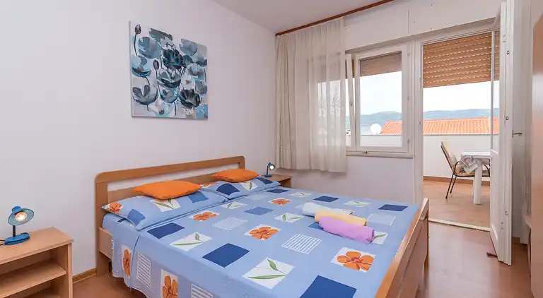 2-Zimmer-Ferienwohnung mit Terrasse und Meerblick Slatine,
