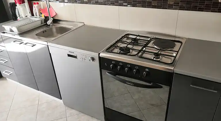 Two bedroom apartment with terrace and sea view Drvenik