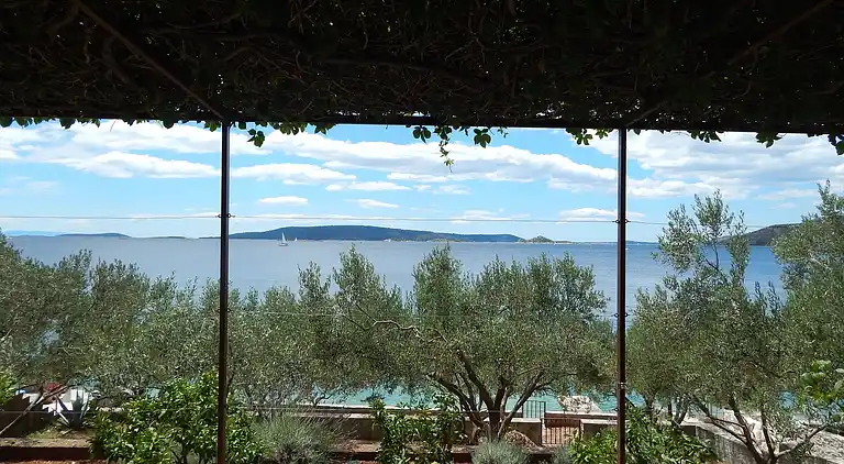 One bedroom apartment near beach Okrug Donji, Čiovo