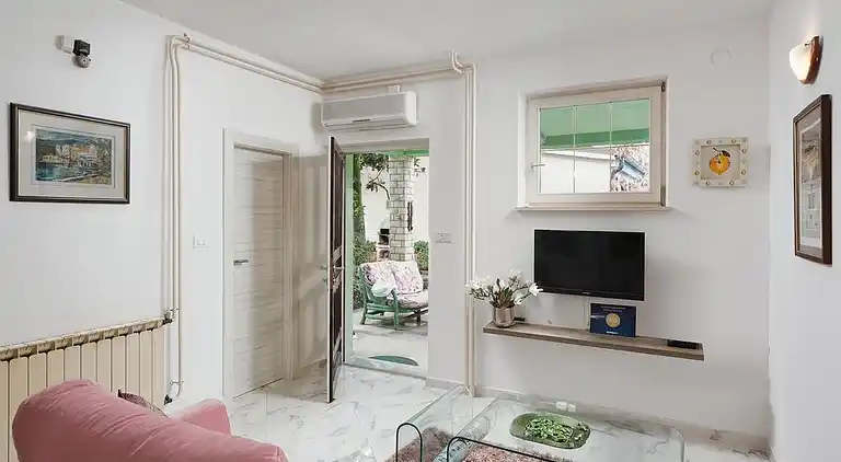 Two bedroom apartment with terrace Banjole, Pula (A-17097-a)