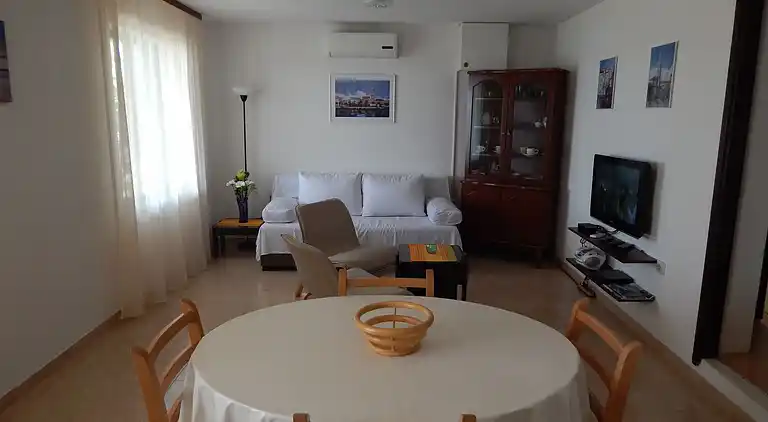 One bedroom apartment near beach Okrug Donji, Čiovo