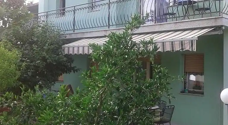 Two bedroom apartment with terrace Banjole, Pula (A-17097-a)