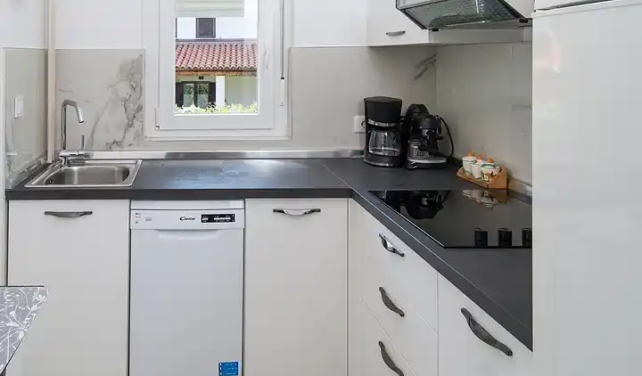 Two bedroom apartment with terrace Banjole, Pula (A-17097-b)