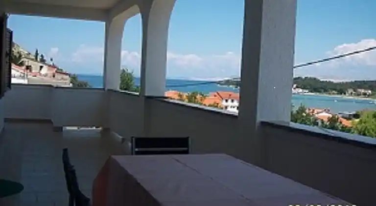 One bedroom apartment with terrace and sea view Lopar (Rab)