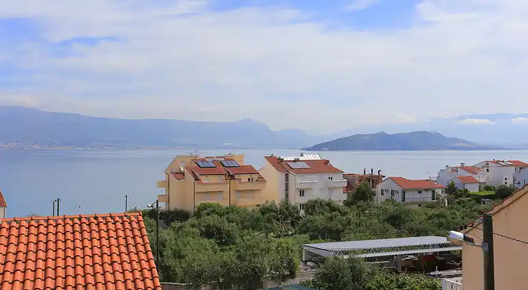 2-Zimmer-Ferienwohnung mit Terrasse und Meerblick Slatine,