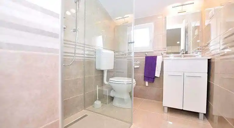 2-Zimmer-Ferienwohnung mit Terrasse und Meerblick Slatine,