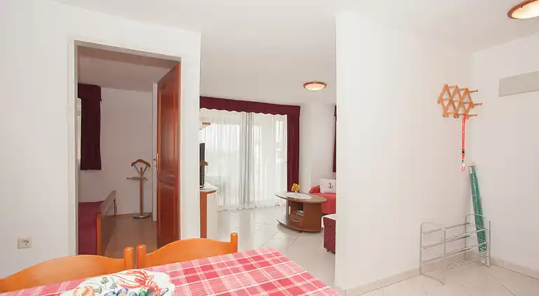 One bedroom apartment with terrace and sea view Punat (Krk)