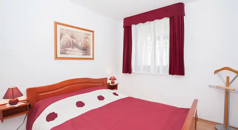 One bedroom apartment with terrace and sea view Punat (Krk)