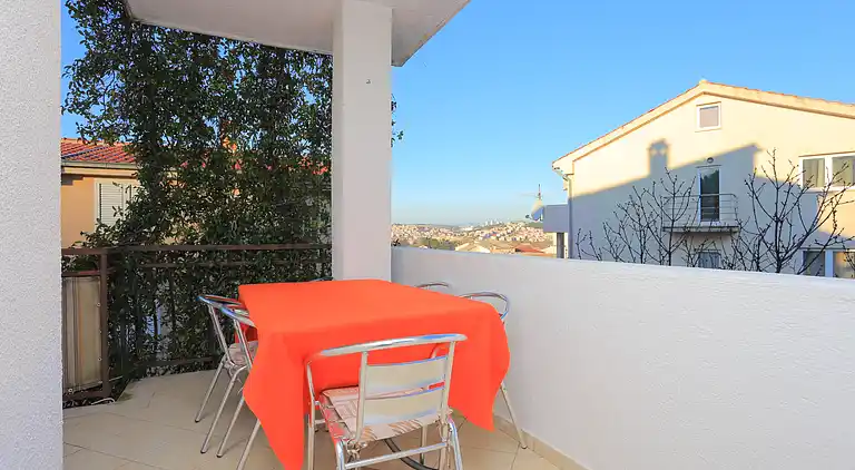 Four-bedroom apartment with balcony Podstrana, Split