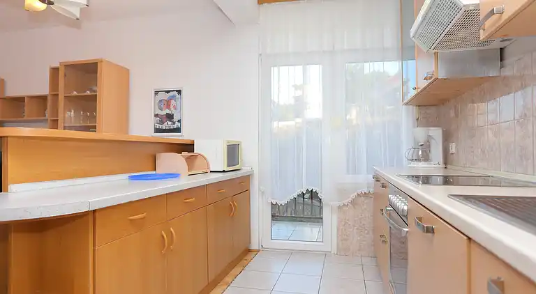 Four-bedroom apartment with balcony Podstrana, Split