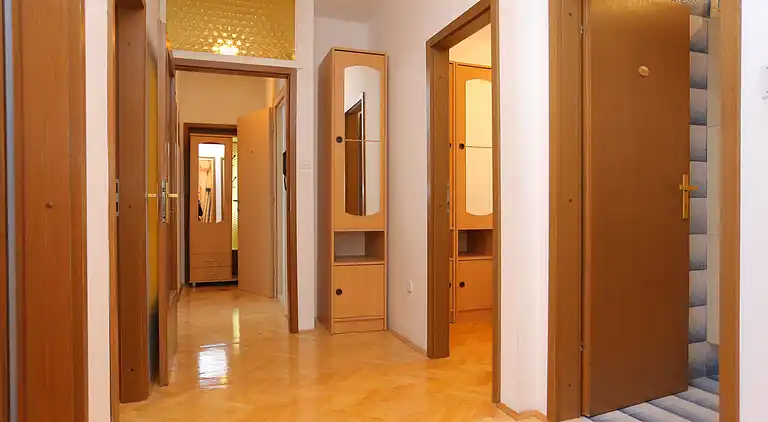 Four-bedroom apartment with balcony Podstrana, Split