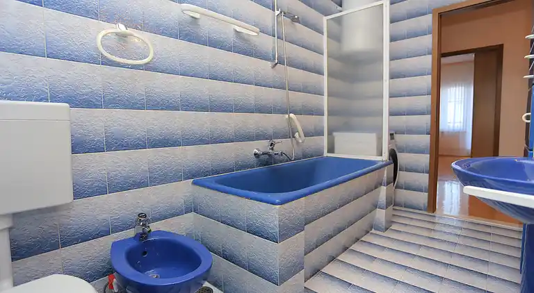 Four-bedroom apartment with balcony Podstrana, Split