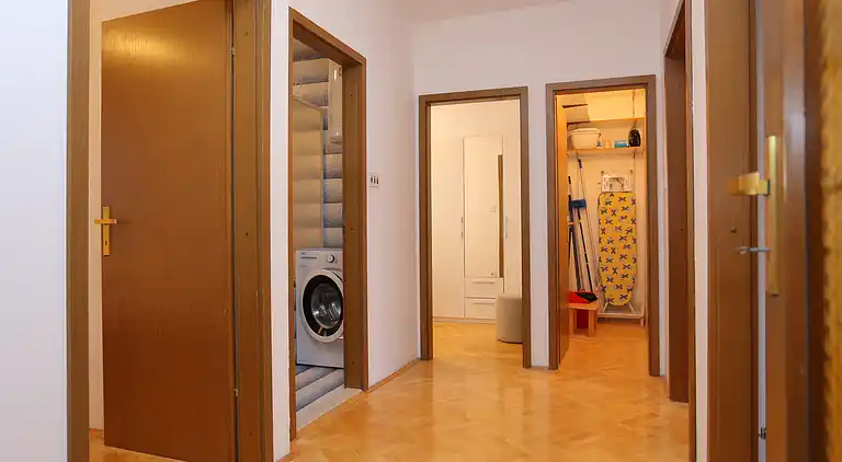 Four-bedroom apartment with balcony Podstrana, Split