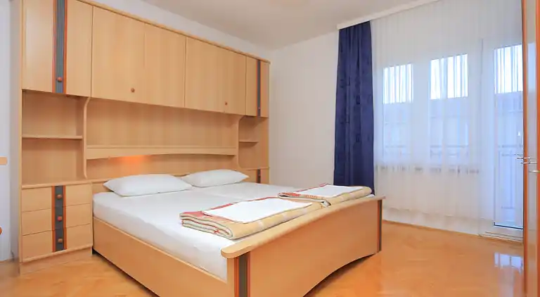 Four-bedroom apartment with balcony Podstrana, Split