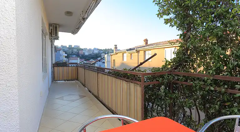 Four-bedroom apartment with balcony Podstrana, Split