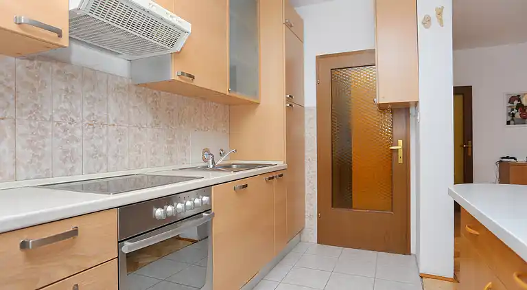 Four-bedroom apartment with balcony Podstrana, Split