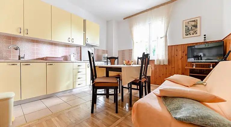 2-Zimmer-Ferienwohnung am Strand Seline, Paklenica