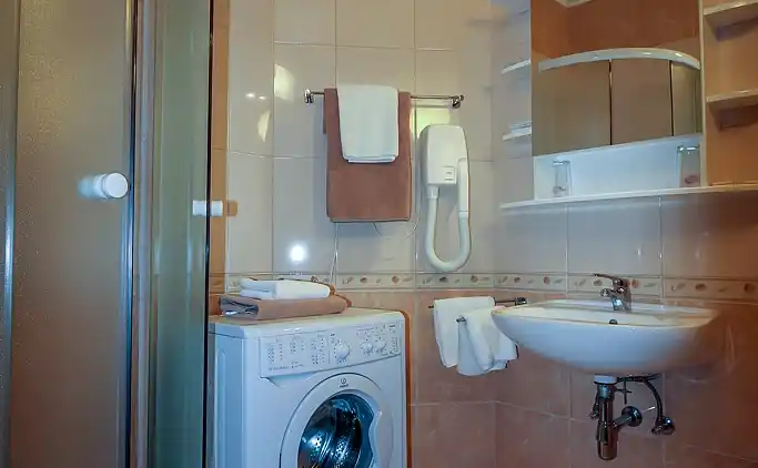 2-Zimmer-Ferienwohnung mit Terrasse und Meerblick Nevidane,