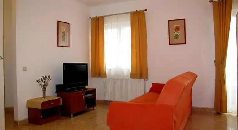 2-Zimmer-Ferienwohnung mit Terrasse und Meerblick Nevidane,