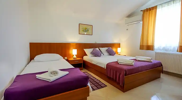 2-Zimmer-Ferienwohnung mit Terrasse und Meerblick Nevidane,