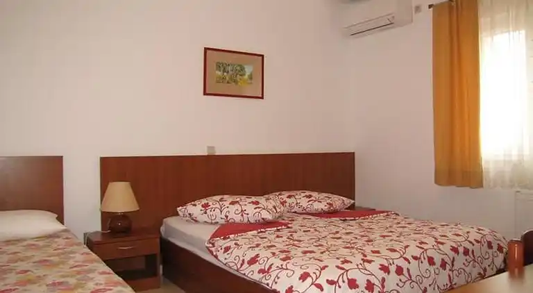 2-Zimmer-Ferienwohnung mit Terrasse und Meerblick Nevidane,