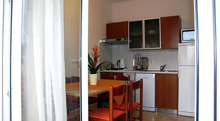 2-Zimmer-Ferienwohnung mit Terrasse und Meerblick Nevidane,