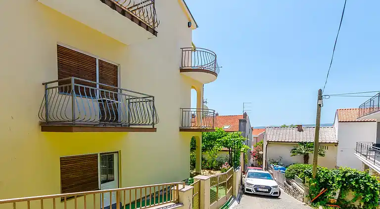 Two bedroom apartment with balcony and sea view Crikvenica