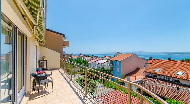 Two bedroom apartment with balcony and sea view Crikvenica