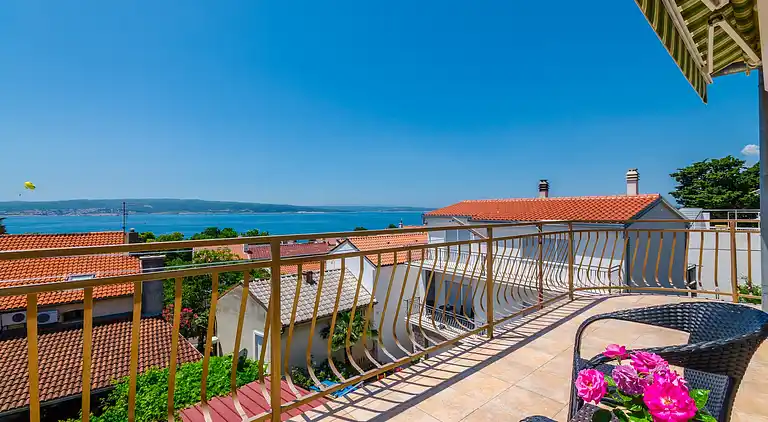 Two bedroom apartment with balcony and sea view Crikvenica
