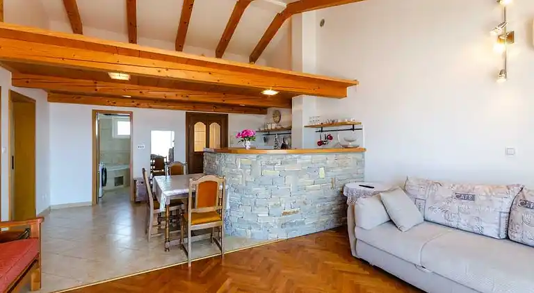 Two bedroom apartment with balcony and sea view Crikvenica