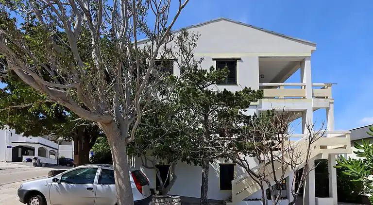 Two bedroom apartment with terrace and sea view Pag