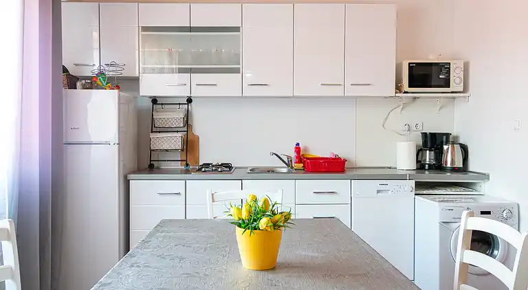 2-Zimmer-Ferienwohnung mit Balkon und Meerblick Bibinje,